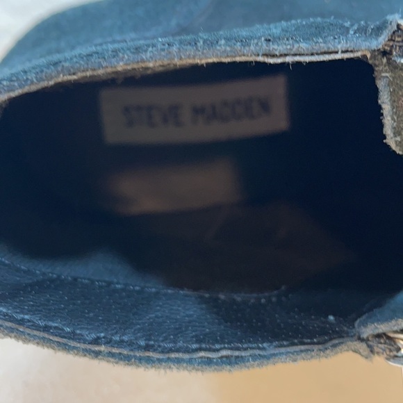 Steve Madden Wedgie Black Suede Ankle Boots 9.5 Hidden Wedge - Picture 9 of 10